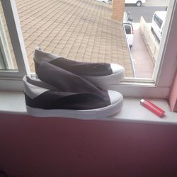 CAL PIA Converse Size 11