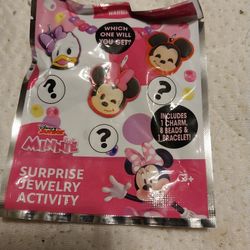 Minnie Mouse Surprise Jewerly Activity 