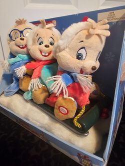 $10.00 - Christmas Singing Chipmunks Musical! New in Box/Includes Batteries!