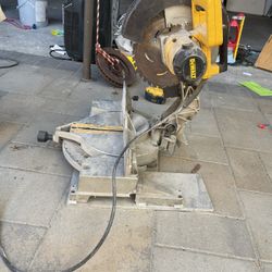 DeWalt Table Saw