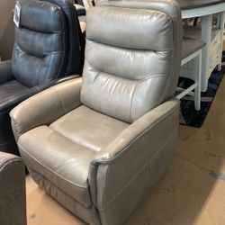 Single Recliner!