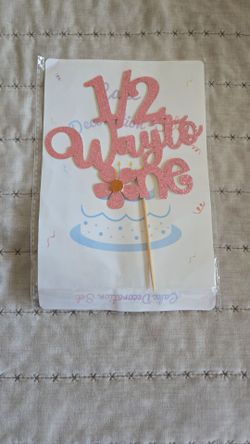 Cake toper