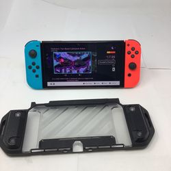 NINTENDO SWITCH   HEG-001 OLED (used-mint)