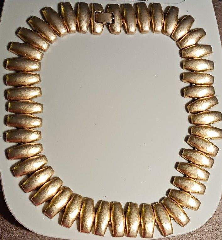 Vintage Retro Ladies Gold Tone Thick Chain Necklace