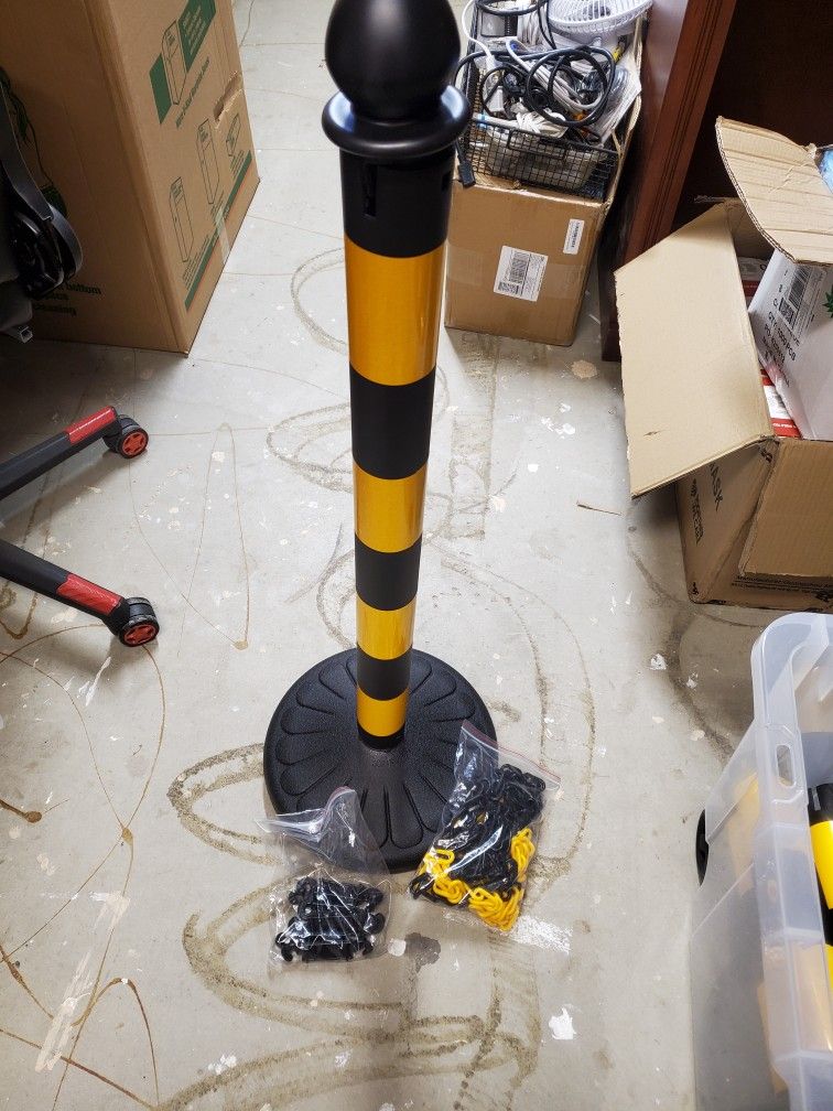 Stanchions With Base Chains Tops