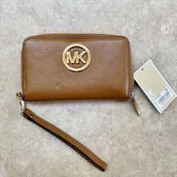 NEW WITH TAG MICHAEL KORS WALLET
