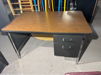 4 Ft Teachers Desk