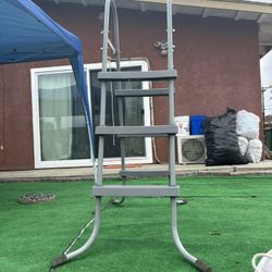 Pool Ladder 