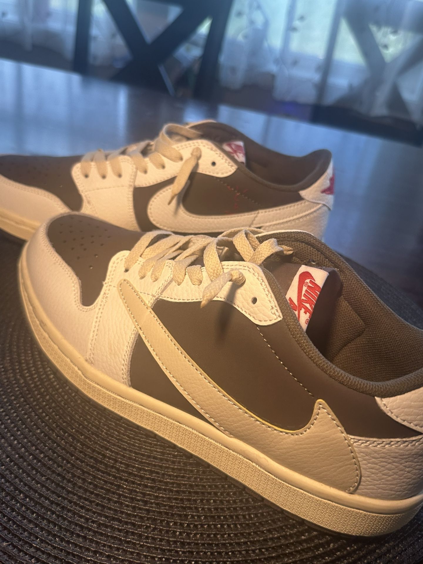 Travis Scott X Air Jordan( Retro OG ‘Reverse Mocha