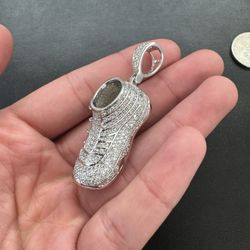 Icez-out Shoe Pendent