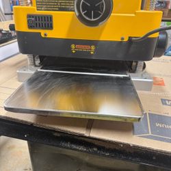 DeWalt DW735X 13” Thickness Planer Like New