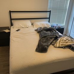 Queen Size Bed With Mattress 