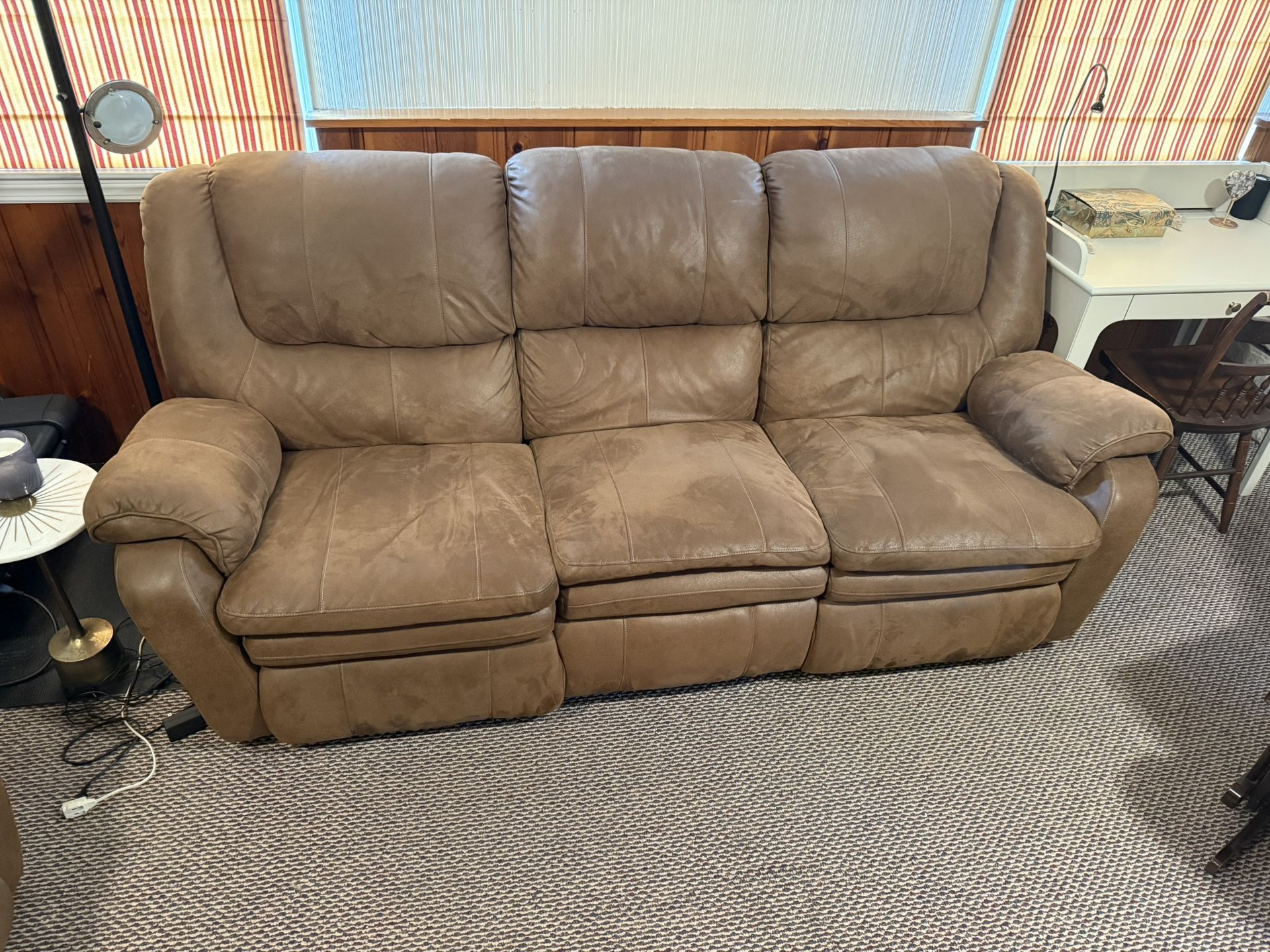 Couch With Reclining Seats