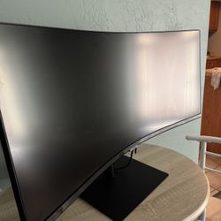Samsung Curved Monitor 