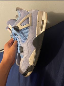 Unc Jordan 4