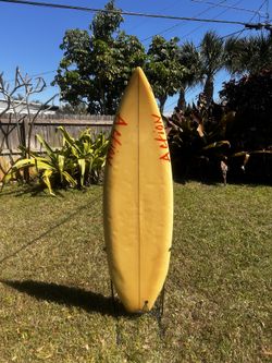VINTAGE ACTION 5’9” SURFBOARD FOR SALE