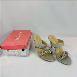 Brand New Size 9 Women’s Allegra K Silver Glitter Heels
