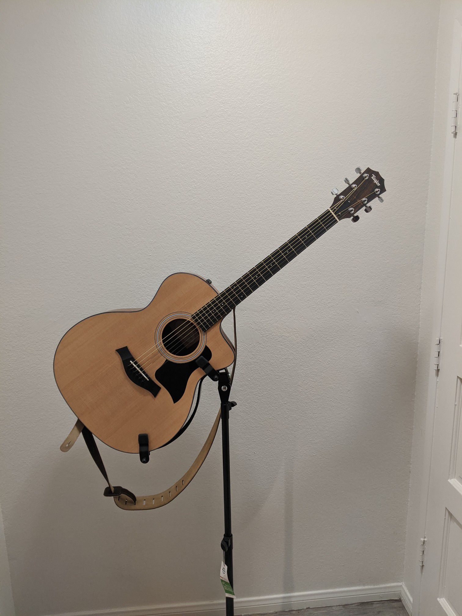 Acoustic Guitar Performance stand - K&M 14761
