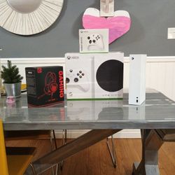 Xbox Series S 512g New Controller New Headset