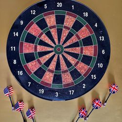 Magnetic Dart Board With 6 Darts Included  (US & UK)