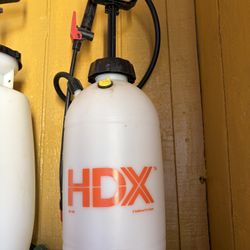 HDX   2 Gallons  Sprayer 