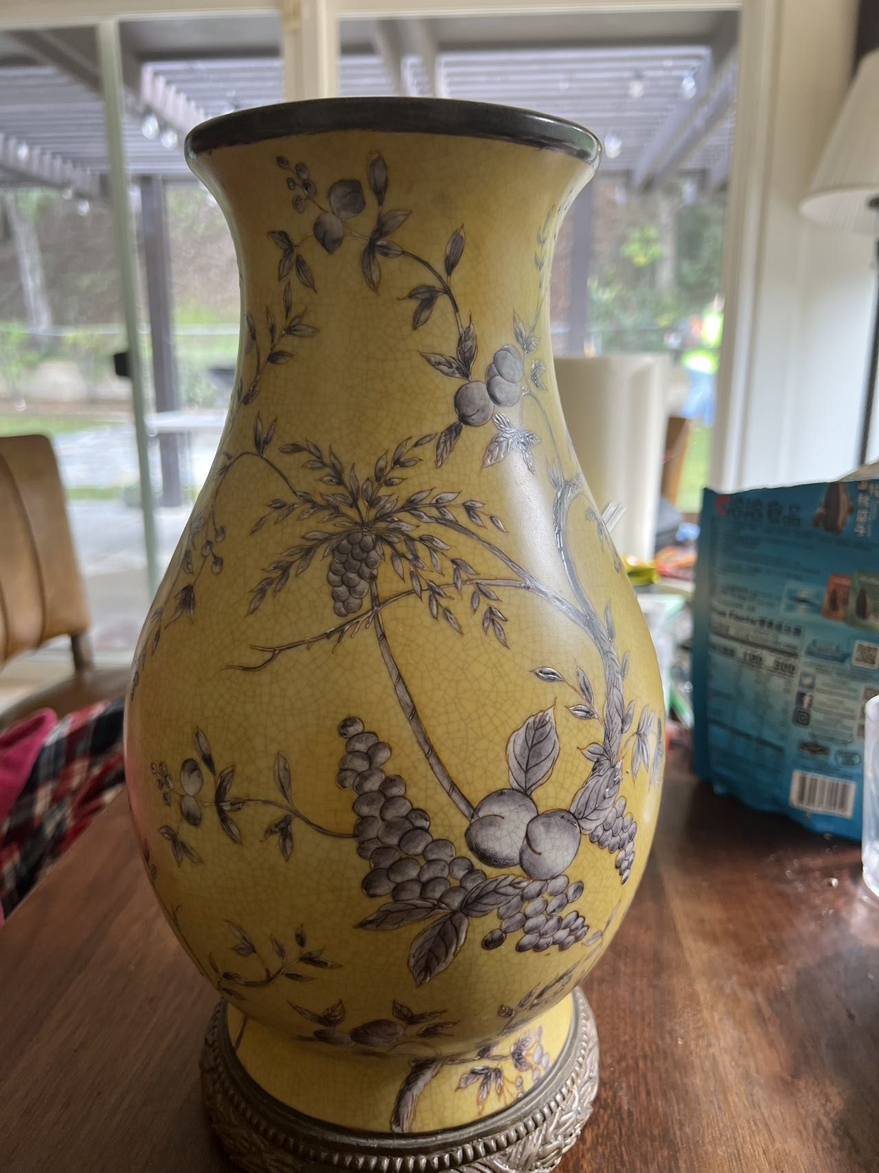 Chinese Vase Made In Hua Rong Tang