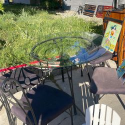 Glass Table W 4 Chairs 