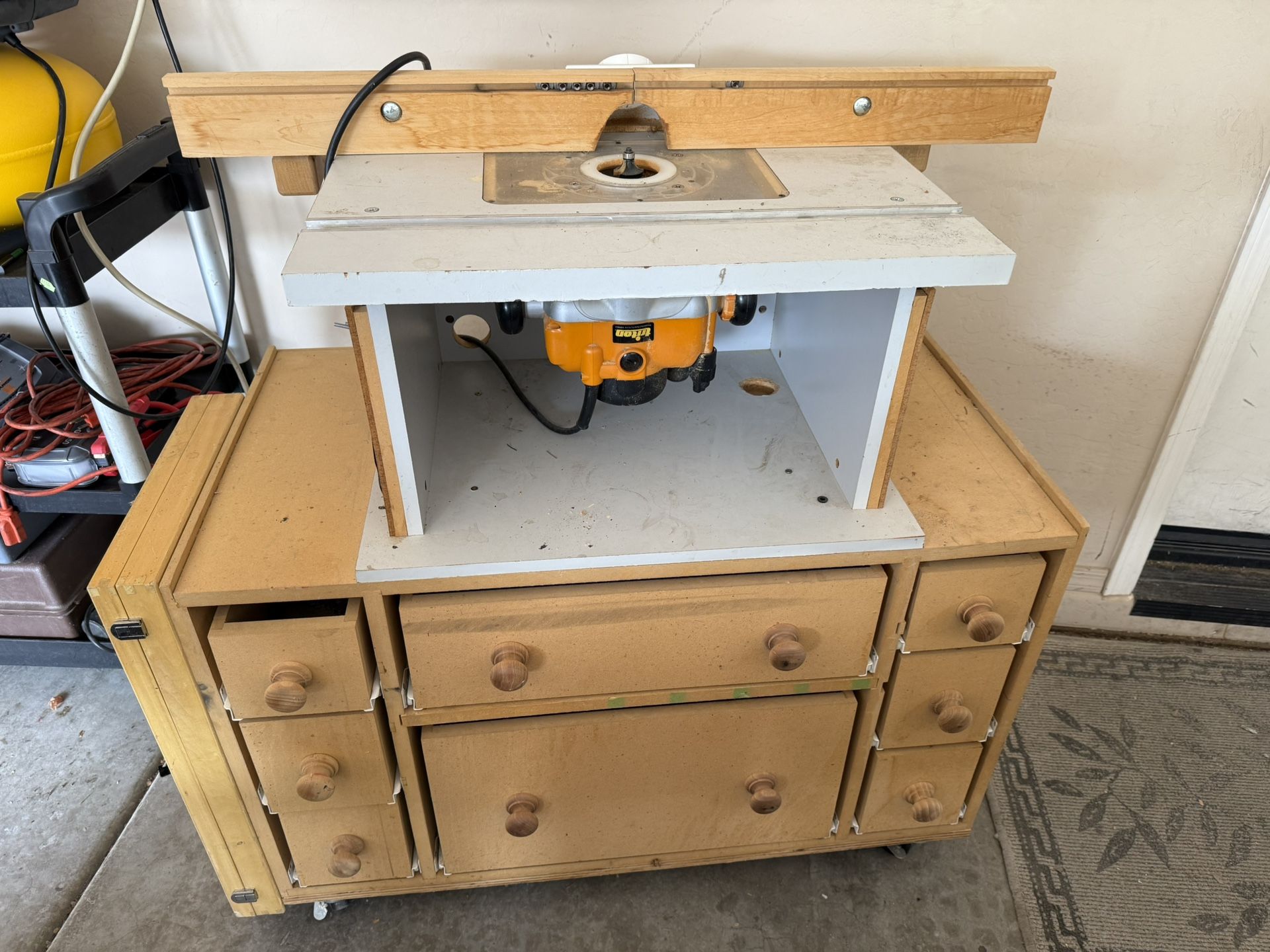 Pat Warner Router Table Router Table, 6 Routers and 100+ Bits for Sale in Phoenix, AZ - OfferUp