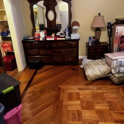 Bedel Set : Dresser, Mirror, Two Night Stands , Chest