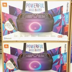 JBL Partybox On The Go. Rechargeable. Free 🎤. Brand New