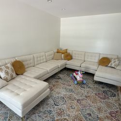 Modern Cream Sectional Sofa – Seats 8+ – Stylish, Spacious & Elegant – $1,200