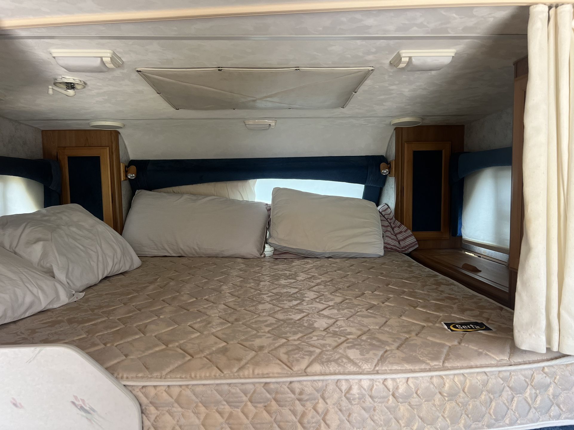 Lance Cabover Camper for Sale in Phoenix, AZ OfferUp