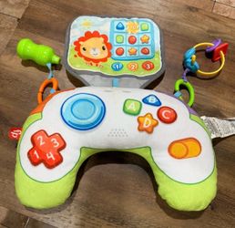 Baby tummy time pillow toy