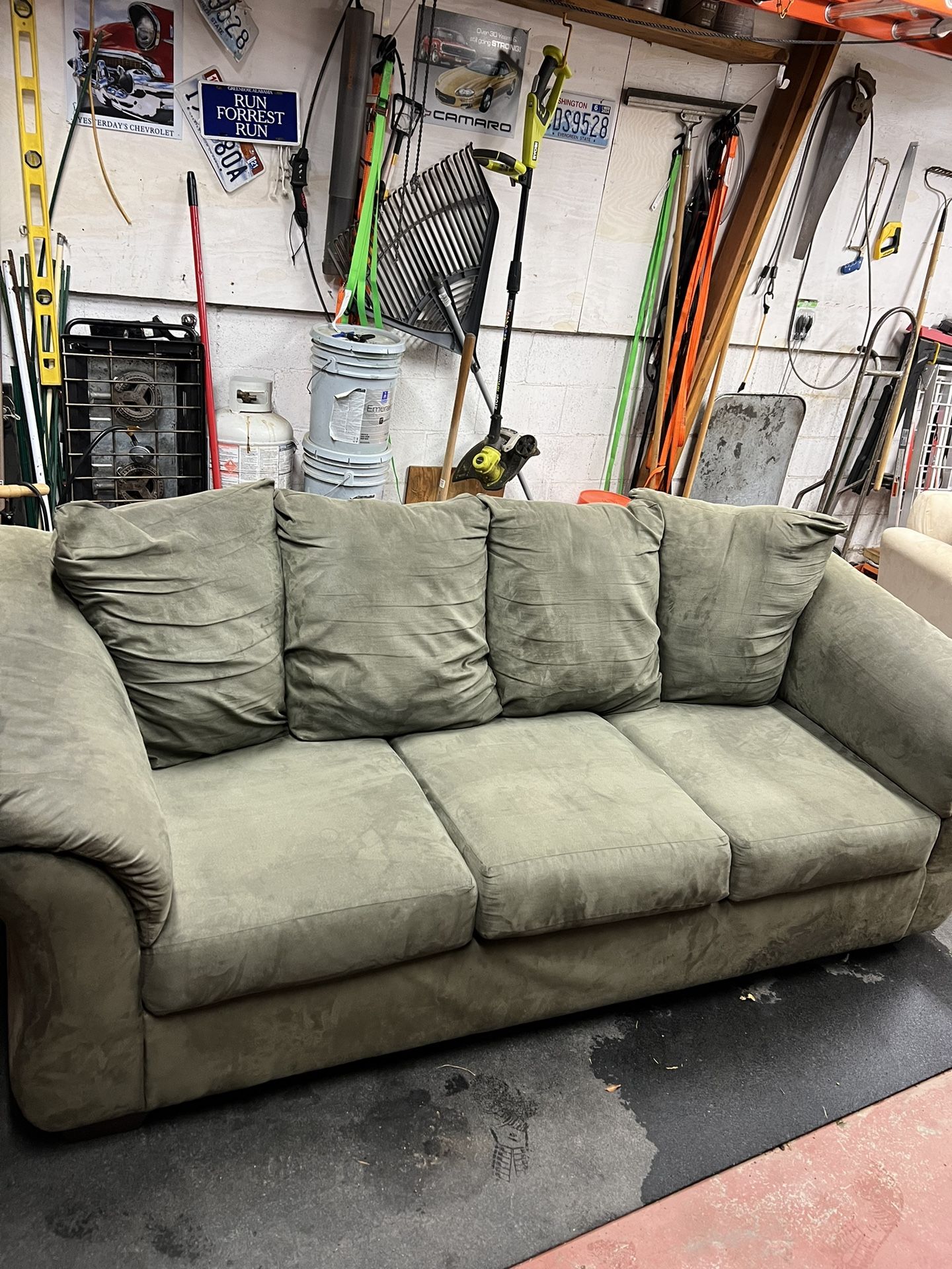 ‼️FREE DELIVERY‼️ Forest Green Couch