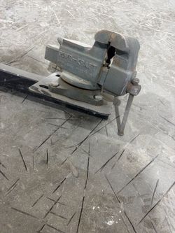 Swivel Vise