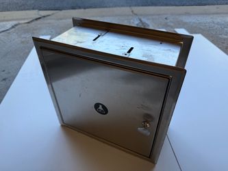 Specimen pass through door. SS