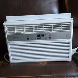 Midea Air Conditioner Window Unit *NEED GONE MAKE OFFER*