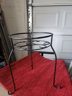Black Indoor/Outdoor Round Steel Stand