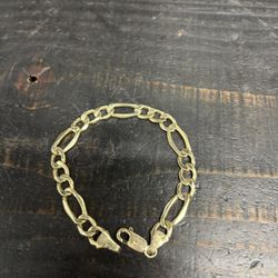 14K Gold Fígaro Bracelet 