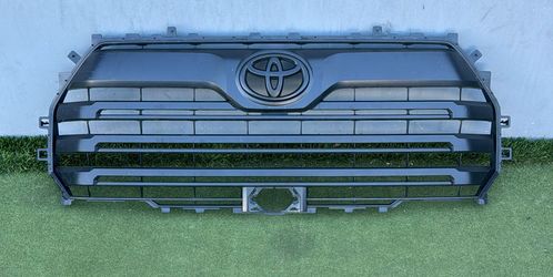 2022–2023 Toyota Tundra Front Grille 53114-0C430 OEM New
