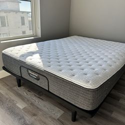 Beautyrest Queen Mattress + Adjustable Base – Mattress Firm $680 (Originally $1,400usd) MOVING SALE