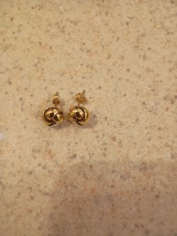 Gold earrings for sale