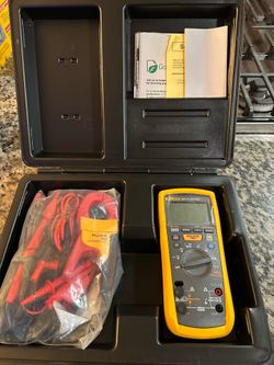 FLUKE 1587 FC Multimeter/Insulation Tester