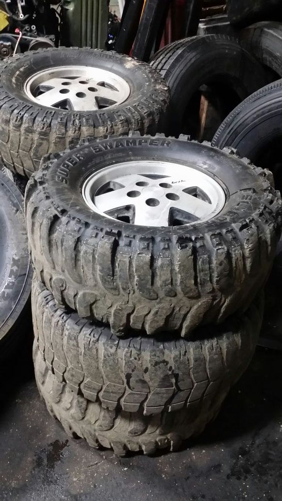 31x12.50 R15 Chevy S10 Blazer wheels and tires