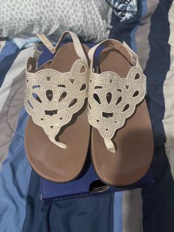 Women’s sandals size 8