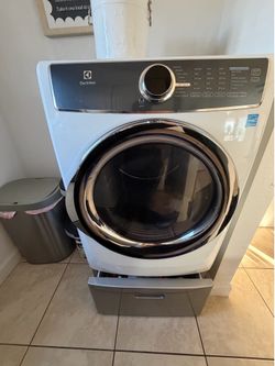 Washer dryer set