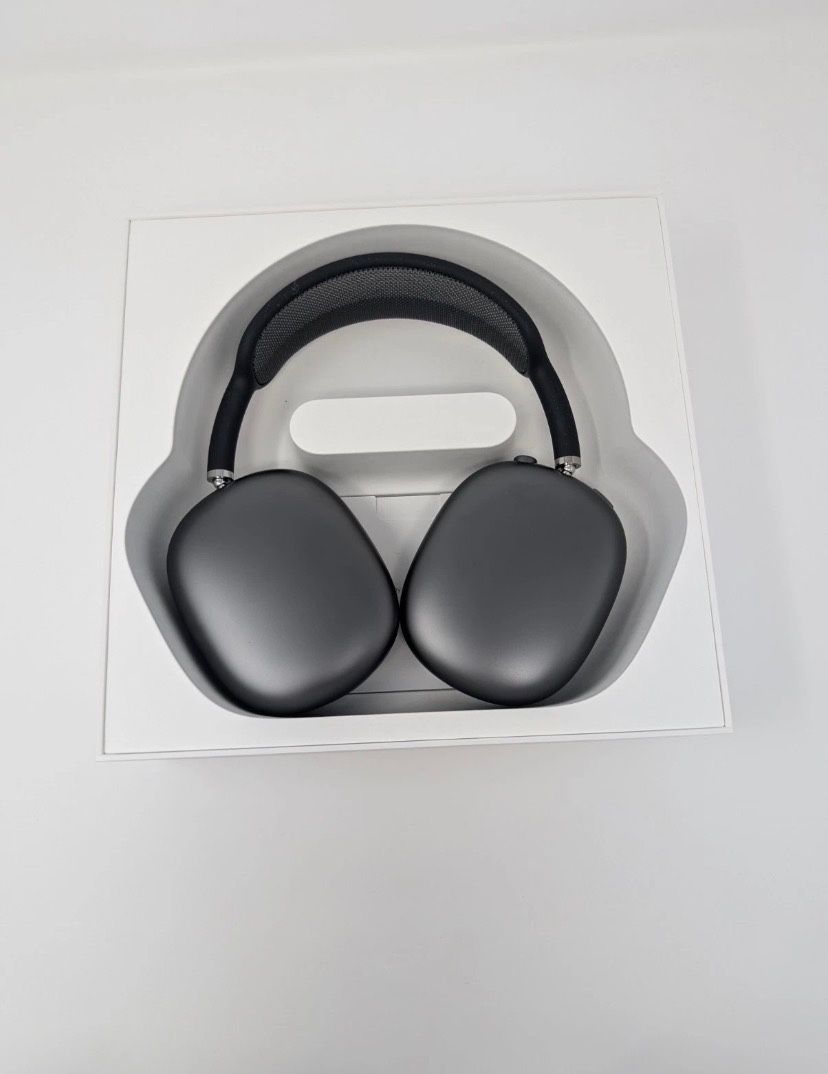 Apple AirPods Max BLACK - New unopened, w/Smart Case