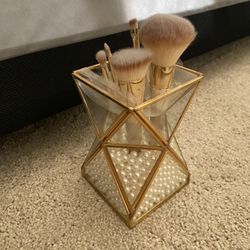 New Makeup Brushes With Stand 