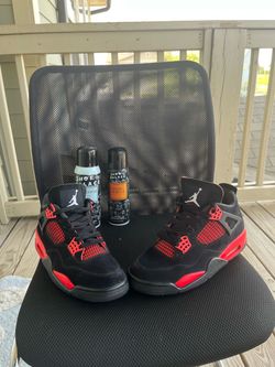 JORDAN 4s (Red Thunders) *8 MEN*