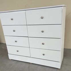 8  Drawer White With Rails 